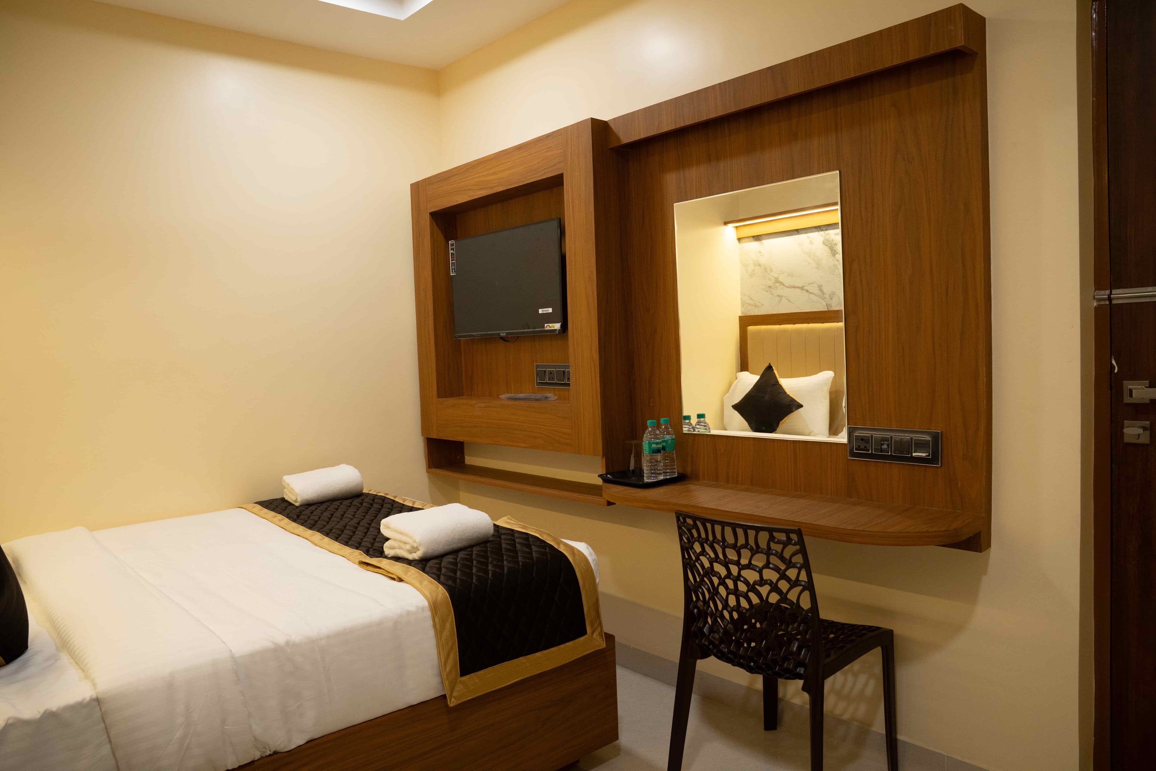 Executive Room Main View