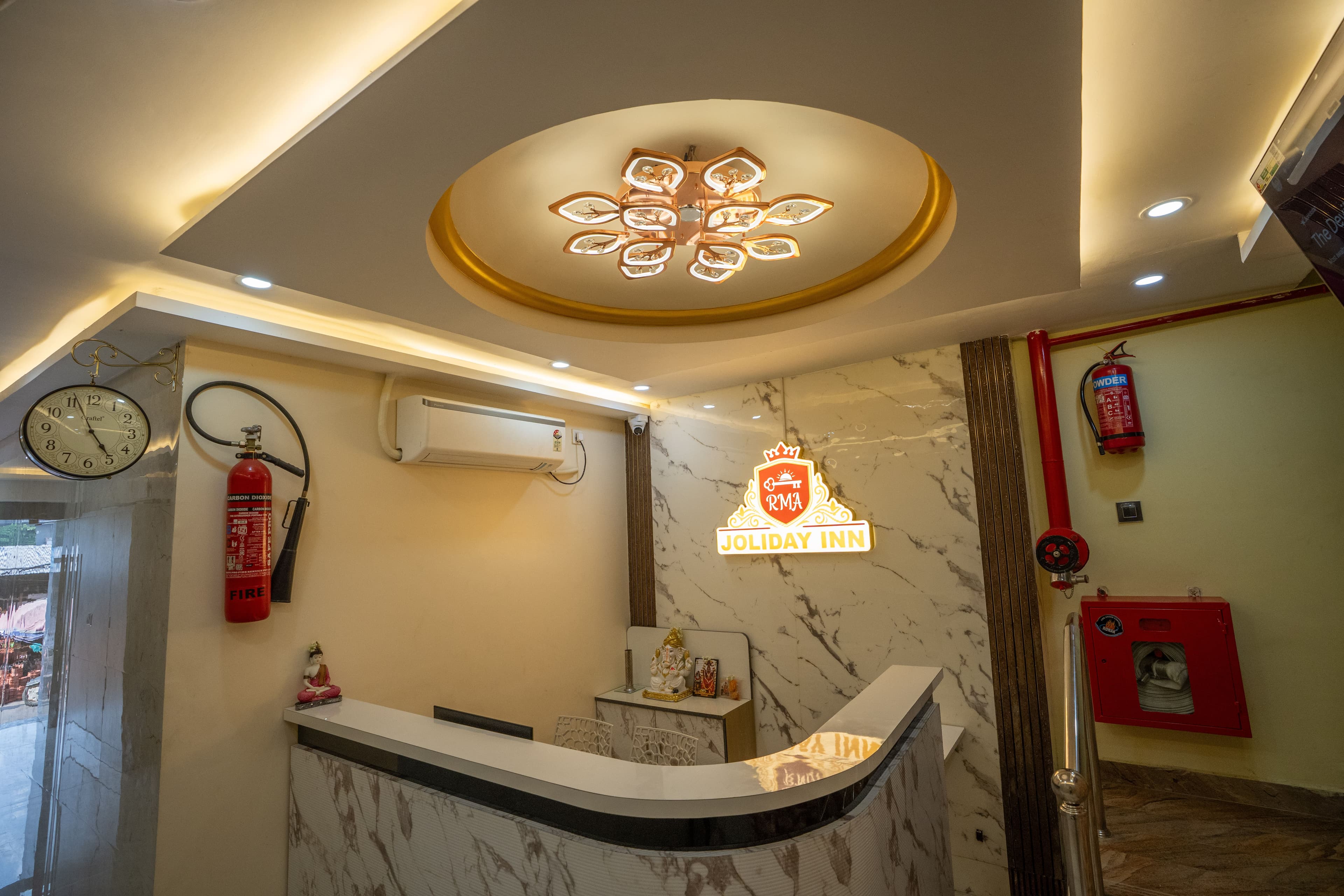 RMA Joli Day Inn Interior
